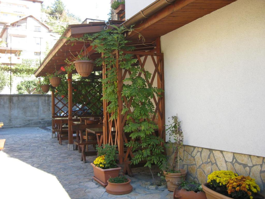 Family Hotel Veronika Devin Exterior foto