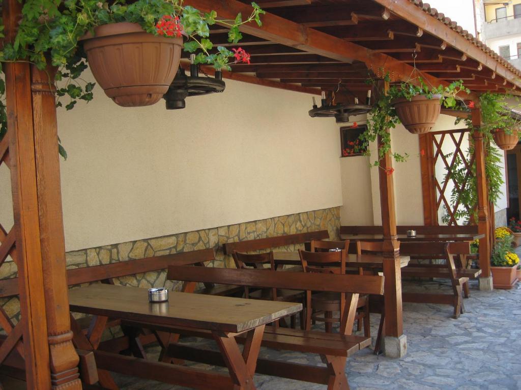 Family Hotel Veronika Devin Exterior foto