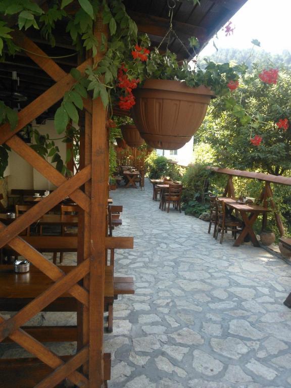 Family Hotel Veronika Devin Exterior foto